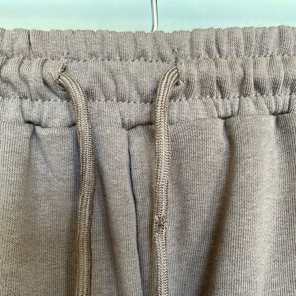 SHEIN Brown Shorts Drawstring U SHI The Fashion Show Medium - Picture 3 of 12